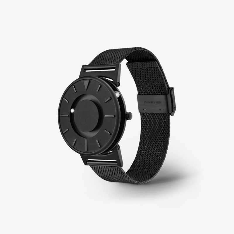 Modern canvas watch