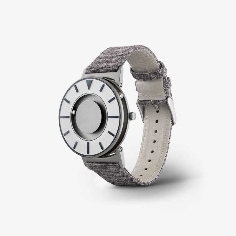 Modern canvas watch